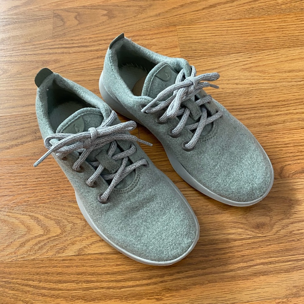 Allbirds mint green wool runners size 7
